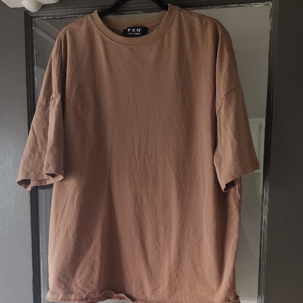 Men's Short-Sleeve Crew Neck T-Shirt in Brown